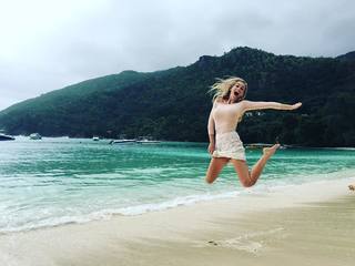 Laura Anderson feet photo 18