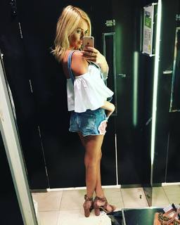 Laura Anderson feet photo 17