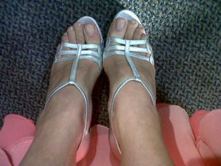 Laura Azcurra feet photo 7