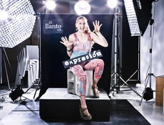 Laura Azcurra feet photo 4