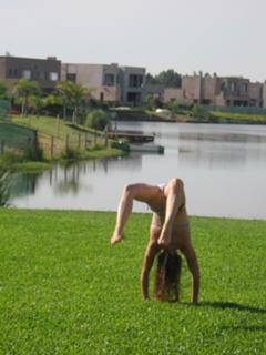 Laura Azcurra feet photo 9