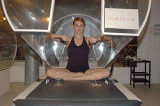 Laura Azcurra feet photo 7