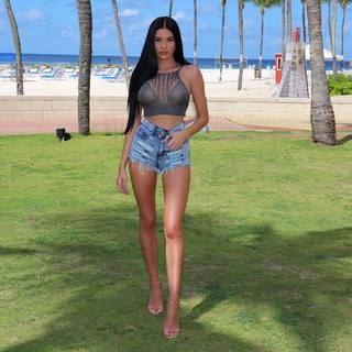 Laura Badura feet photo 9