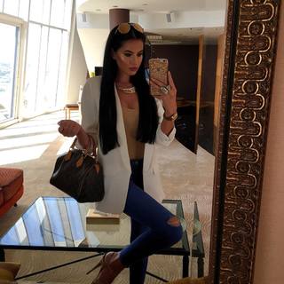 Laura Badura feet photo 5