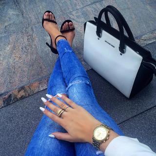 Laura Badura feet photo 10