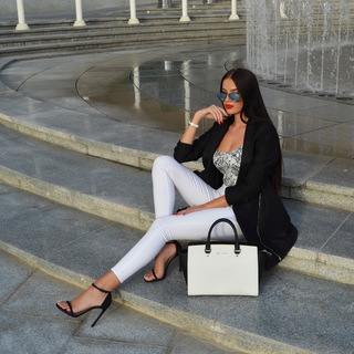 Laura Badura feet photo 18