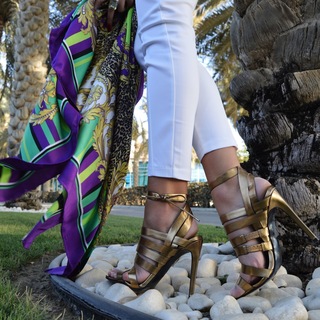 Laura Badura feet photo 6