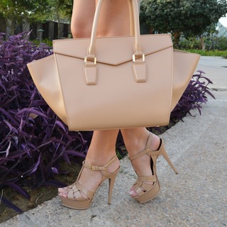 Laura Badura feet photo 16