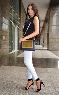 Laura Badura feet photo 15