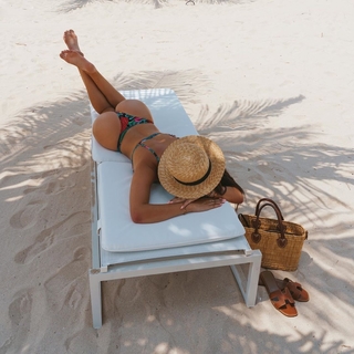 Laura Badura feet photo 17