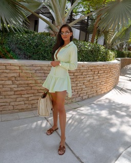 Laura Badura feet photo 10