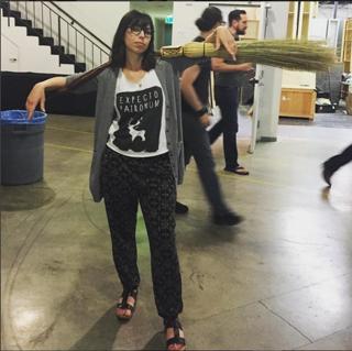 Laura Bailey feet photo thumbnail