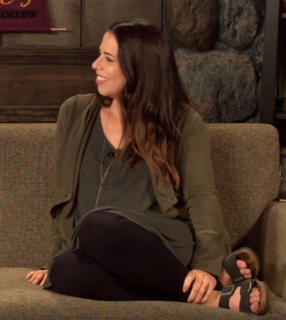 Laura Bailey feet photo thumbnail