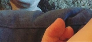 Laura Bailey feet photo thumbnail