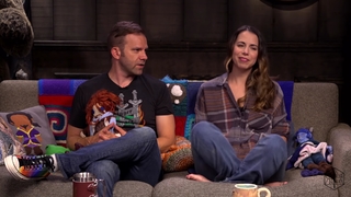 Laura Bailey feet photo thumbnail