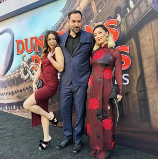 Laura Bailey feet photo thumbnail