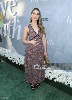 Laura Bailey feet photo 6