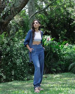 Laura Barjum feet photo 17