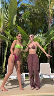 Laura Barjum feet photo 3