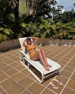 Laura Barjum feet photo 12