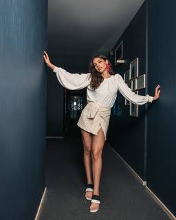 Laura Barjum feet photo 9