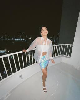 Laura Barjum feet photo 7
