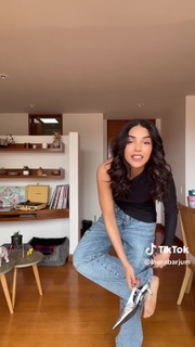 Laura Barjum feet photo 9