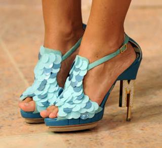 Laura Barriales feet photo thumbnail