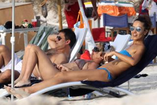 Laura Barriales feet photo thumbnail