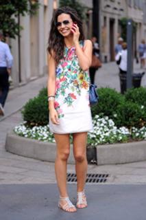 Laura Barriales feet photo thumbnail