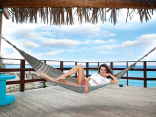 Laura Barriales feet photo thumbnail