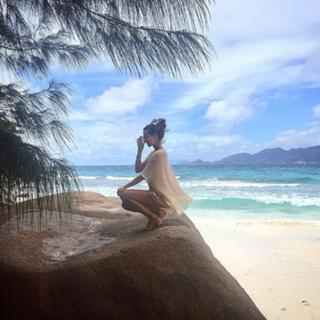 Laura Barriales feet photo thumbnail