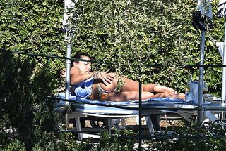 Laura Barriales feet photo thumbnail