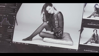 Laura Barriales feet photo thumbnail