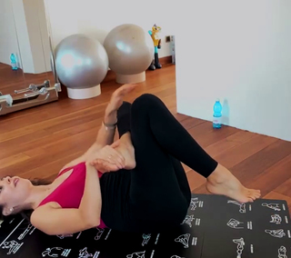 Laura Barriales feet photo thumbnail
