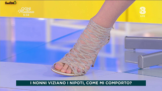 Laura Barriales feet photo thumbnail