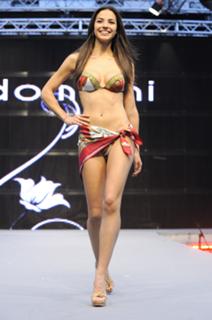 Laura Barriales feet photo thumbnail