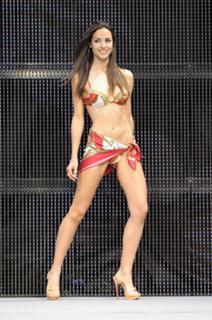 Laura Barriales feet photo thumbnail
