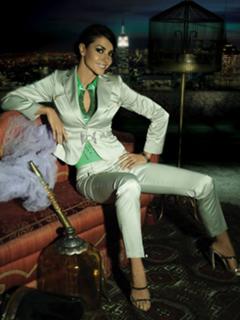 Laura Barriales feet photo thumbnail