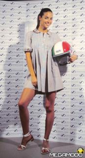 Laura Barriales feet photo thumbnail