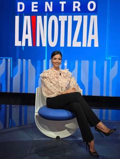 Laura Barriales feet photo 9