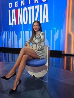Laura Barriales feet photo 6