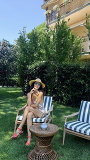 Laura Barriales feet photo 3