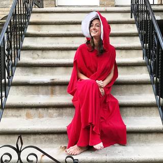 Laura Bassett feet photo thumbnail