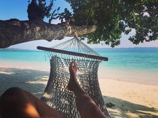 Laura Bassett feet photo thumbnail