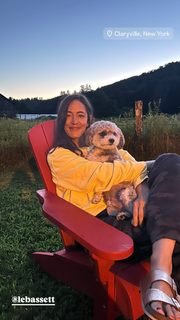 Laura Bassett feet photo thumbnail