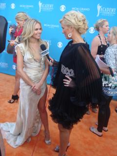 Laura Bell Bundy feet photo thumbnail