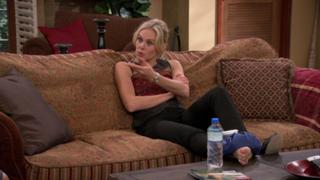Laura Bell Bundy feet photo thumbnail