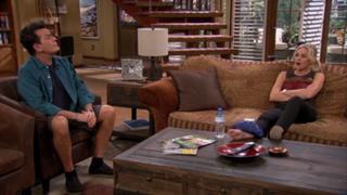 Laura Bell Bundy feet photo thumbnail