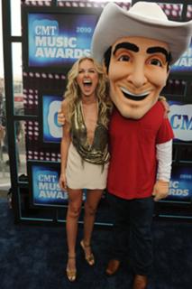 Laura Bell Bundy feet photo thumbnail